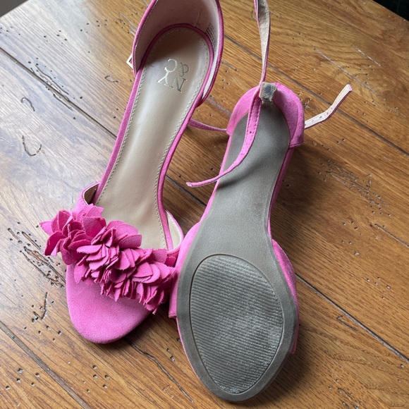 Pink heels. Ny @ Co.  wore once .  Very comfortable - Picture 2 of 3